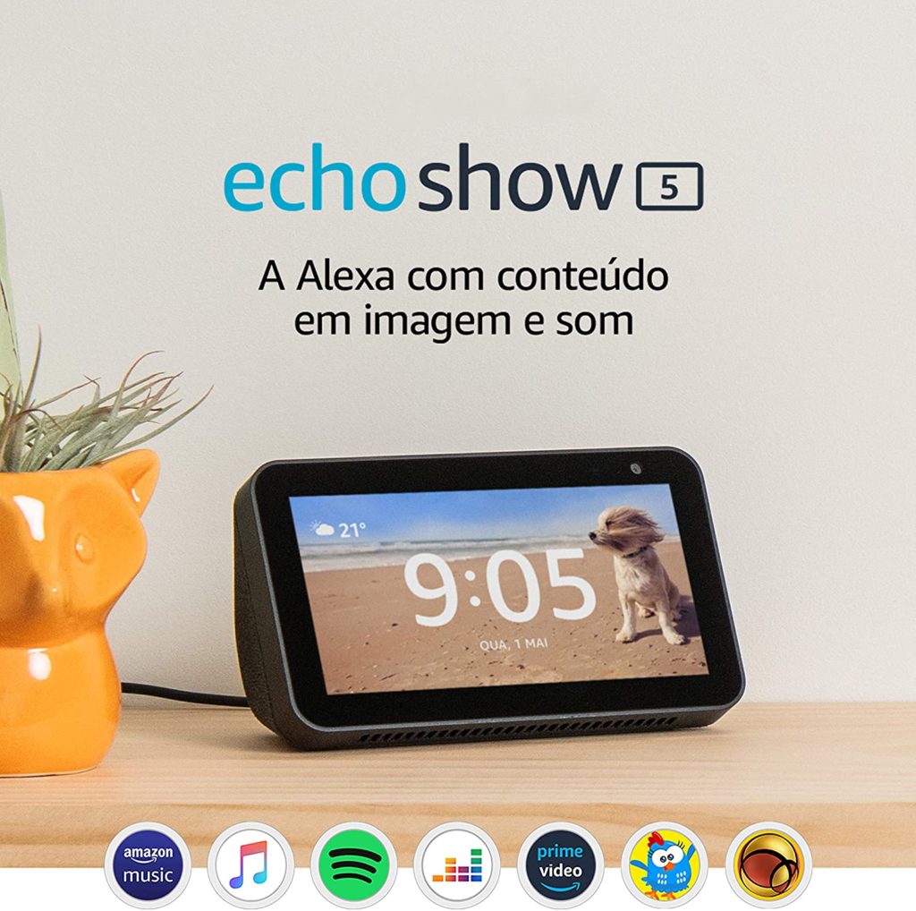 Echo Show 5 mostrando os recursos visuais do dispositivo e os principais aplicativos que podem ser acessados por meio da Alexa, assistente virtual da Amazon.