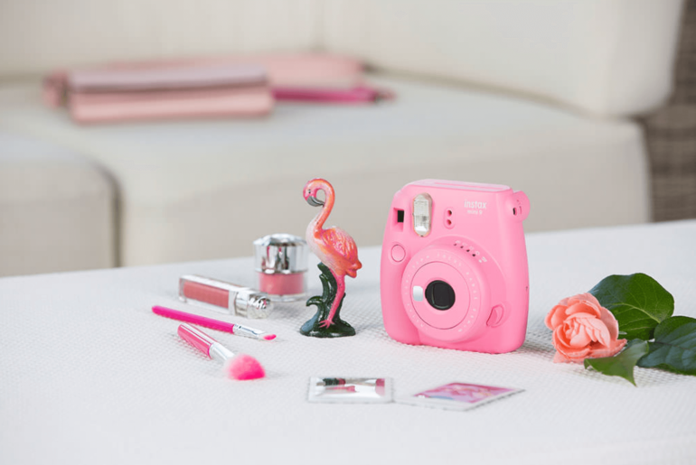 Câmera Instax Mini 9 rosa flamingo
