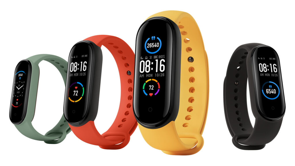 Quatro versões da Mi Band 5 coloridas e mostrando os recursos da pulseira.